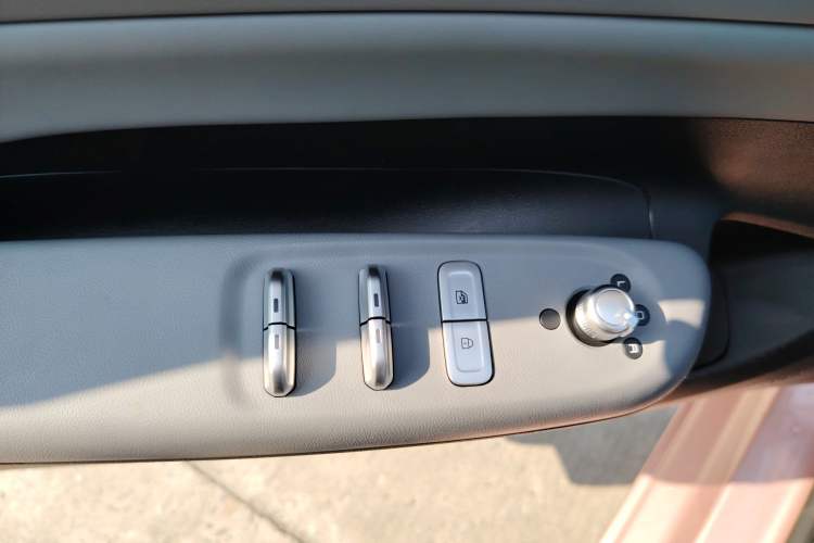 Used Dongfeng NAMMI 01 2024 New Edition 330 Air
