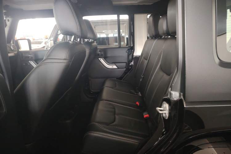 Used  Wrangler 2017 3.0L Sahara Four-Door Comfort Edition