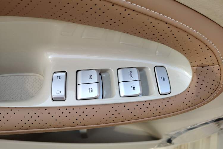 Used Wuling Bingo 2025 333 km Lingxi Connected Version
