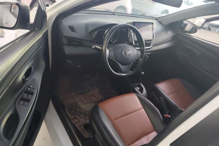 Used Toyota YARiS L 2016 Revised 1.5E CVT Charming Edition
