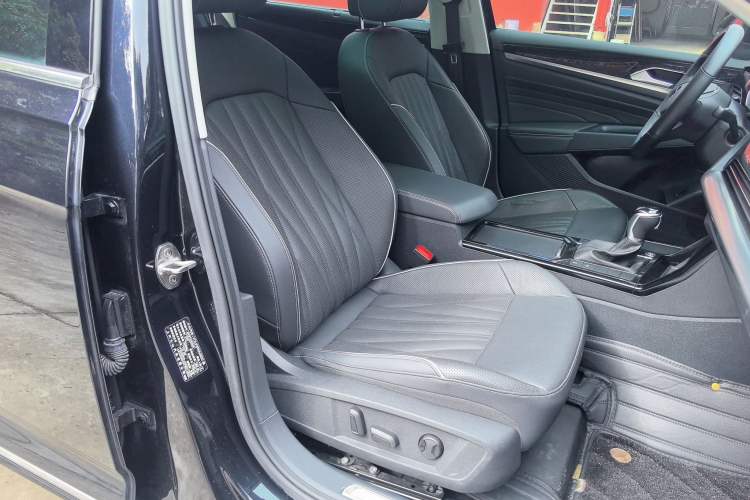 Used Volkswagen Passat 2023 Restyled 330TSI Starry Luxury Edition
