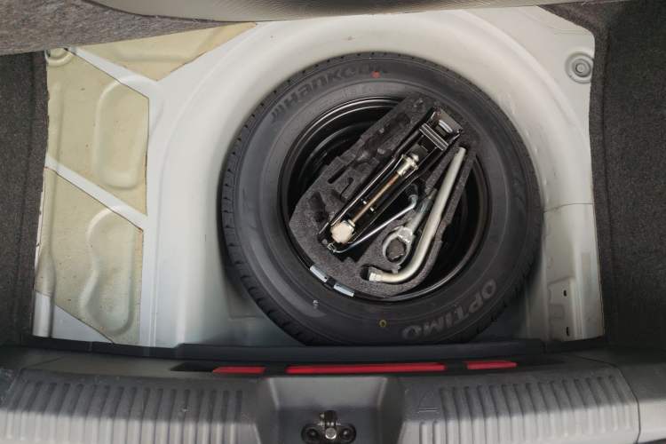 Used Volkswagen Polo 2016 1.6L Automatic Comfort Model
