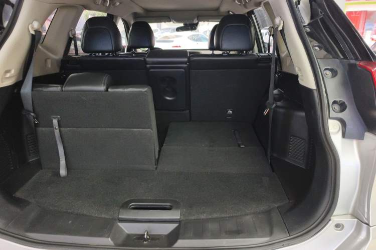 Used Nissan X-Trail 2019 2.0L CVT SmartConnect 7-Seater Comfort Edition 2WD
