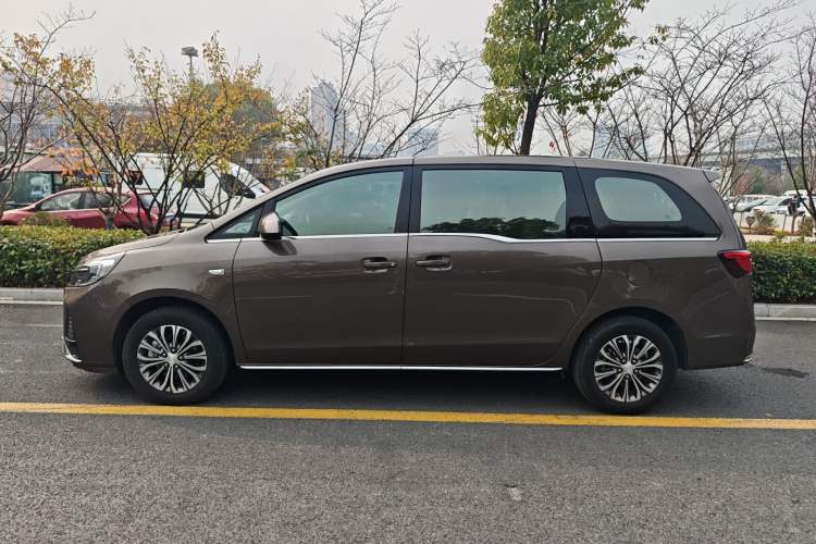 Used Buick GL8 2023 Land Executive Class Comfort Model