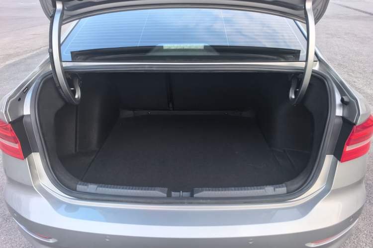 Used Volkswagen Lavida 2021 1.5L Automatic Comfort Edition
