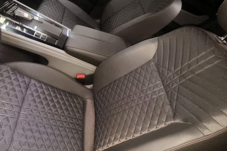 Used Volkswagen Teramont X 2023 330TSI Two-Wheel-Drive Luxury Edition
