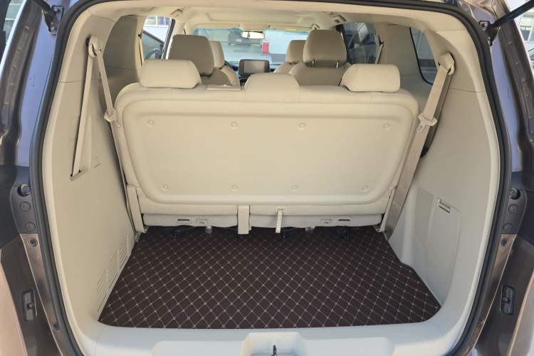 Used Buick GL8 2021 Land Cruiser Executive Class 652T Comfort Model
