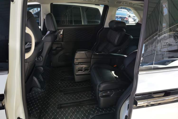 Used Honda Elysion 2019 2.0L Hybrid Luxury Edition
