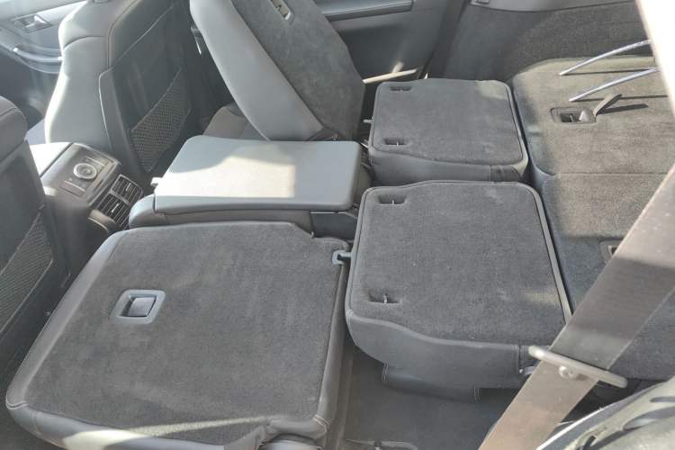 Used Mercedes-Benz R-Class 2014 R 320 4MATIC Business Model