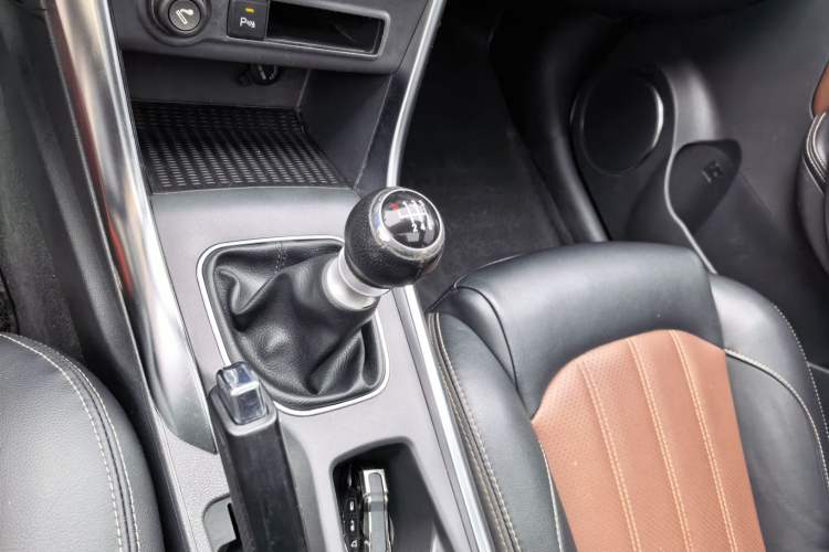 Used BYD Song 2016 GaiShi Edition 1.5TI Manual Elite Model
