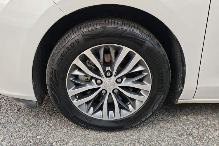 Used Buick GL8 2021 ES Landtrek 653T Comfort Edition