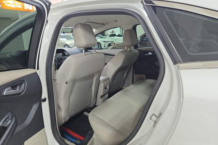 Used Ford Focus 2017 Sedan 1.6L Manual Comfort Plus SmartDrive Edition
