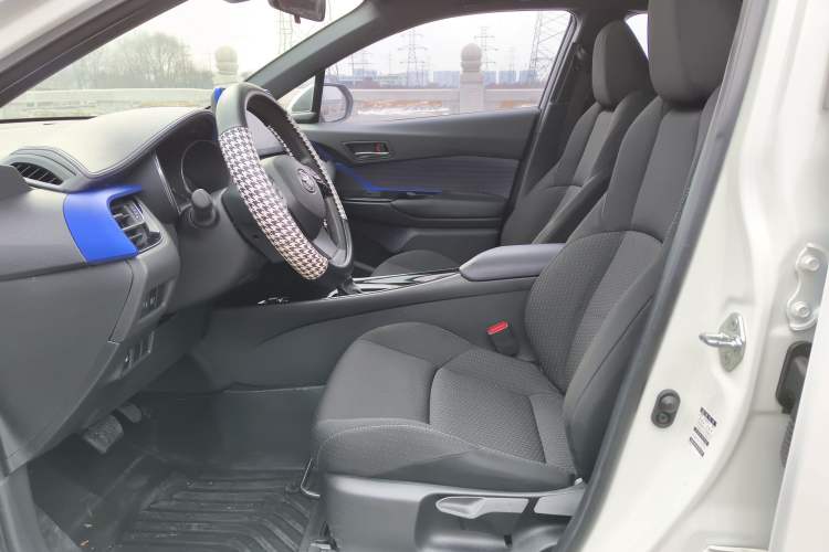 Used Toyota IZOA 2021 2.0L Yichi SPORT
