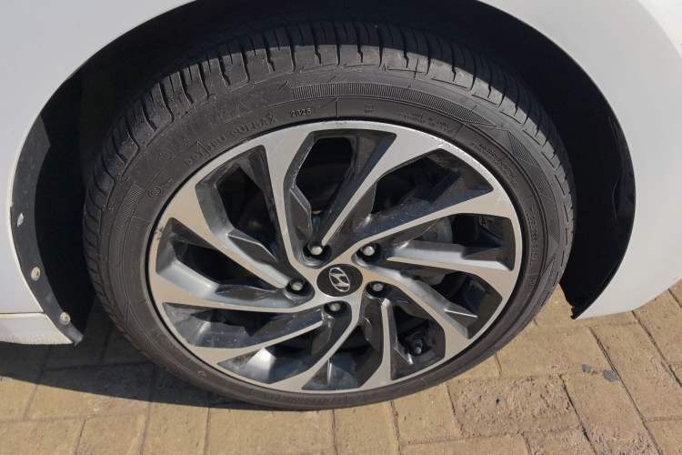 Used Hyundai Elantra 2019 1.4T Dual-Clutch Xuan Dong · Dynamic Model
