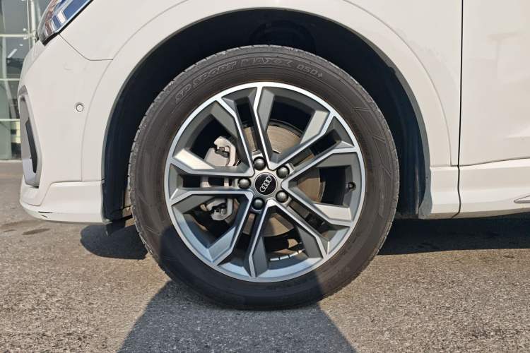 Used Audi Q3 2021 40 TFSI Fashion Dynamic Model
