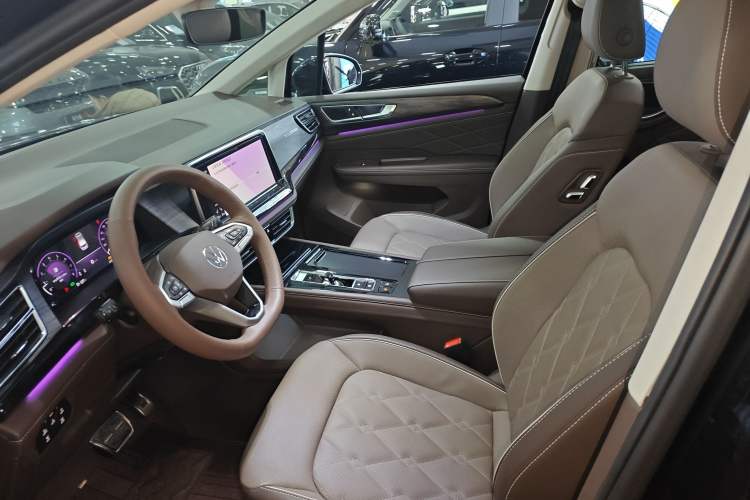 Used Volkswagen Viloran 2023 Revised 380TSI Prestige Edition