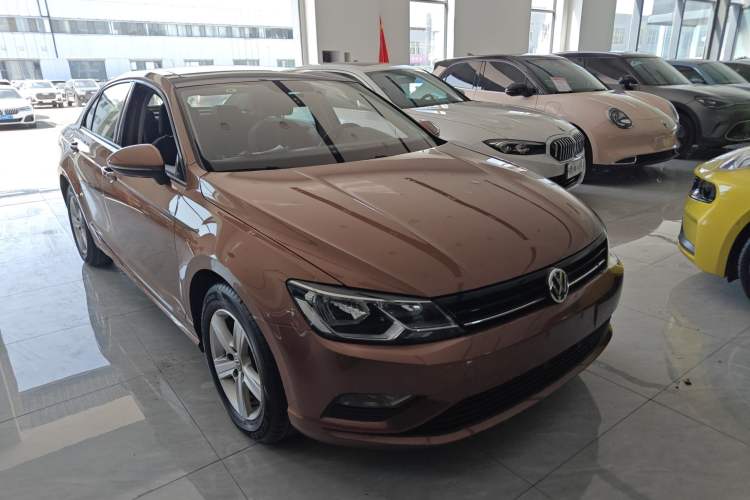 Used Volkswagen Lamando 2015 230TSI DSG Fashion Edition
