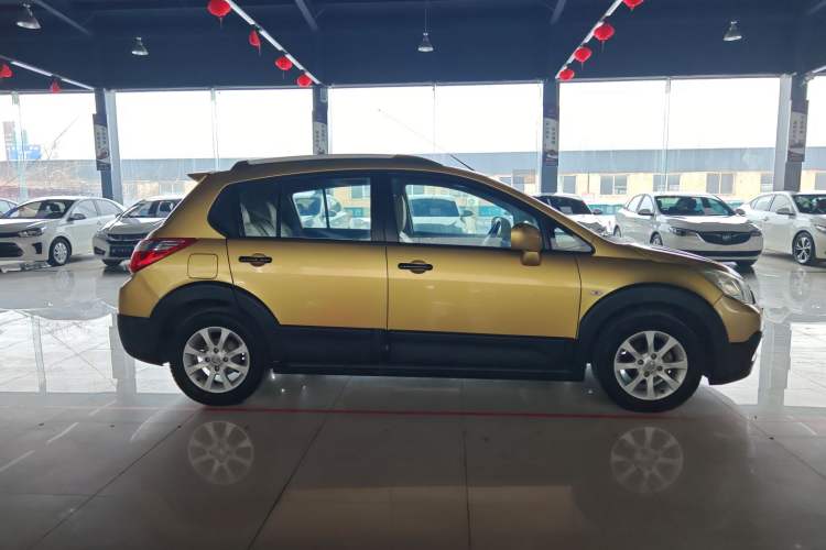 Used Venucia R50X 2015 1.6L Automatic Luxury Edition
