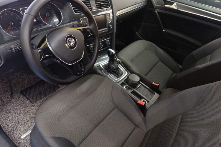 Used Volkswagen Golf 2017 230TSI Automatic Comfort Edition – Celebrating Milestone of One Million Units
