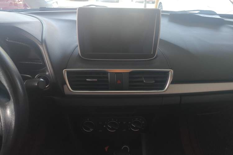 Used Mazda Mazda 3 Axela 2016 Sedan 1.5L Automatic Comfort Model
