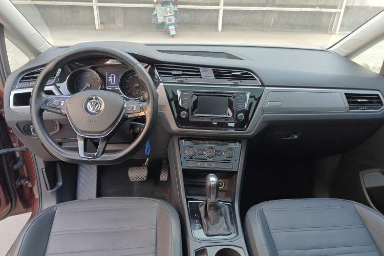 Used Volkswagen Touran 2016 Volkswagen Touran L 280TSI DSG Comfort Edition
