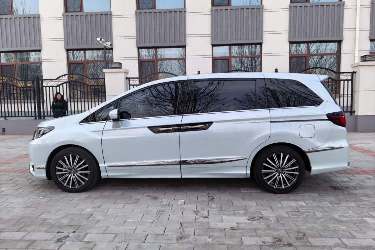 Used Honda Elysion 2024 2.0L eHEV Luxury Edition