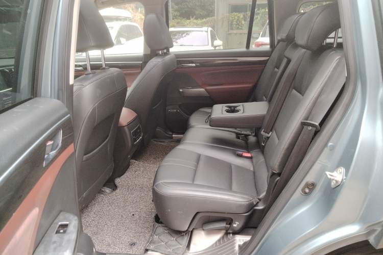 Used GAC Trumpchi GS8 2017 320T Two-Wheel Drive Luxury Smart Connectivity Version (7 Seats)
