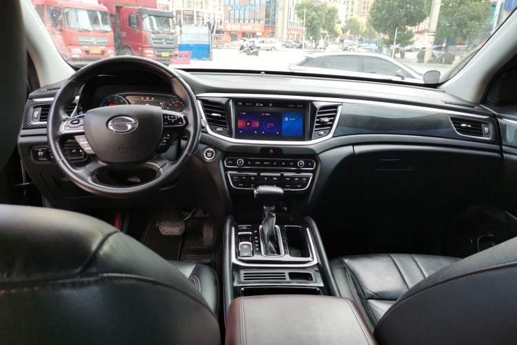 Used GAC Trumpchi GS7 2017 320T Two-Wheel-Drive Luxury Model
