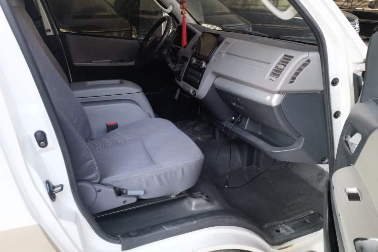 Used Foton Scenic G7 2016 2.0L Commercial Version Long Wheelbase High Roof – 4Q20M
