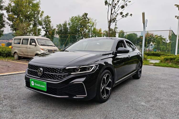 Used Volkswagen Passat 2024 380TSI Starry Luxury Edition
