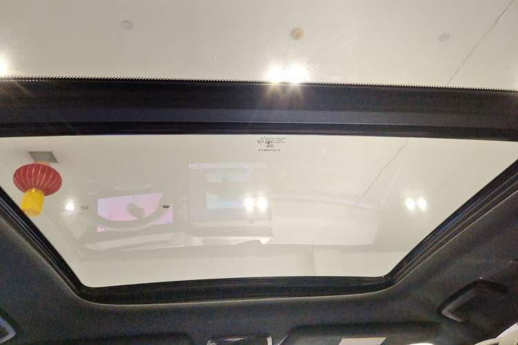 Used Lynk & Co 08 EM-P 2025 220 km All-Wheel-Drive Performance Halo