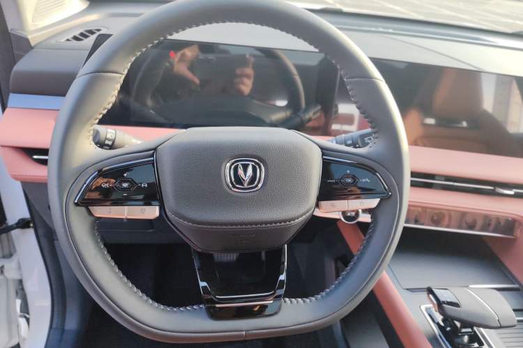 Used Changan CS75 PLUS 2024 3rd Generation Champion Edition 1.5T Intelligent Drive Dynamic Model
