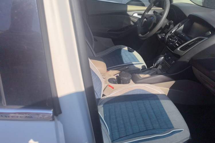 Used Ford Focus 2012 Sedan 1.6L Automatic Comfort Model
