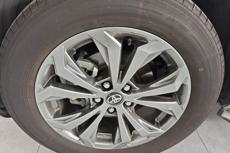 Used Toyota RAV4 2023 2.0L CVT Two-Wheel Drive Fashion Plus Edition
