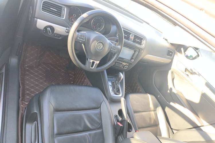 Used Volkswagen Sagitar 2014 1.4TSI Automatic Luxury Model
