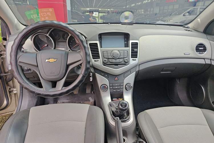 Used Chevrolet Cruze 2013 1.6L SE MT
