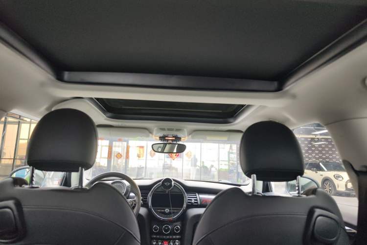 Used MINI MINI 2018 1.5T COOPER Artist