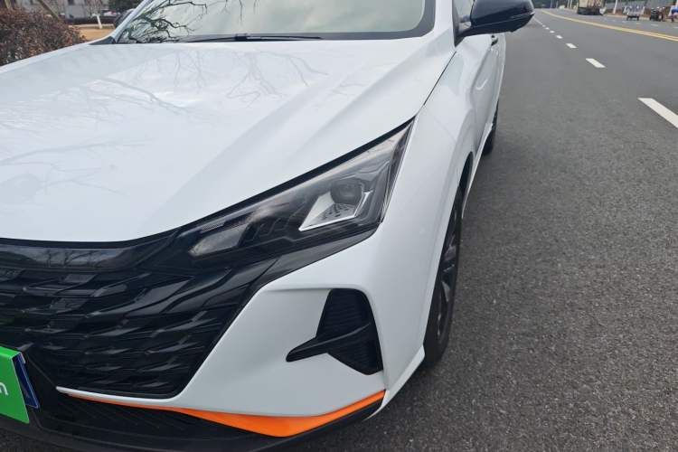 Used Dongfeng Aeolus Yixuan 2023 Mach Edition 1.5L Automatic Chasing Shadow Version
