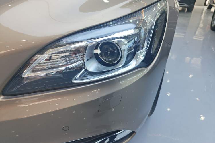 Used Buick LaCrosse 2016 20T Luxury Model
