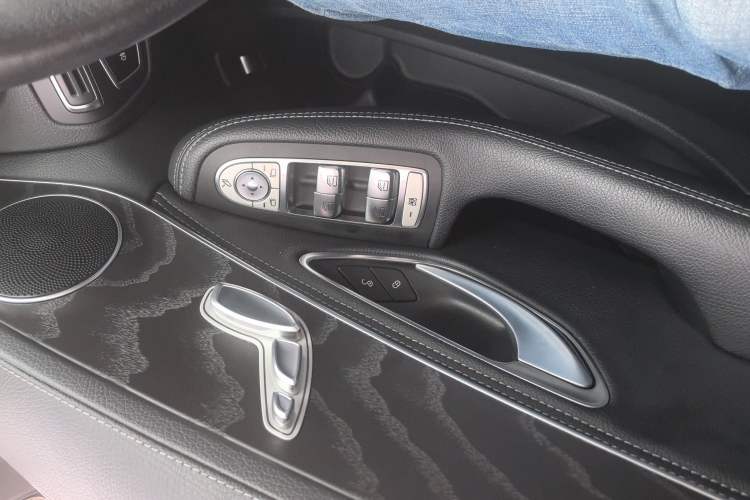 Used Mercedes-Benz C-Class 2019 C 180 L Fashion Edition Sport Version
