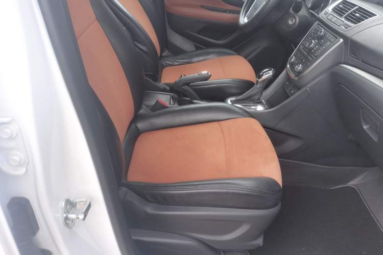 Used Buick Encore 2015 1.4T Automatic Two-Wheel Drive Urban Elite Version
