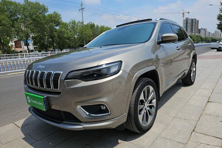 Used  Cherokee 2019 2.0T Four-Wheel Drive All-Round Version China VI
