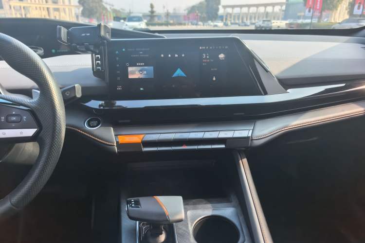 Used Changan UNI-V 2022 1.5T Prestige Version