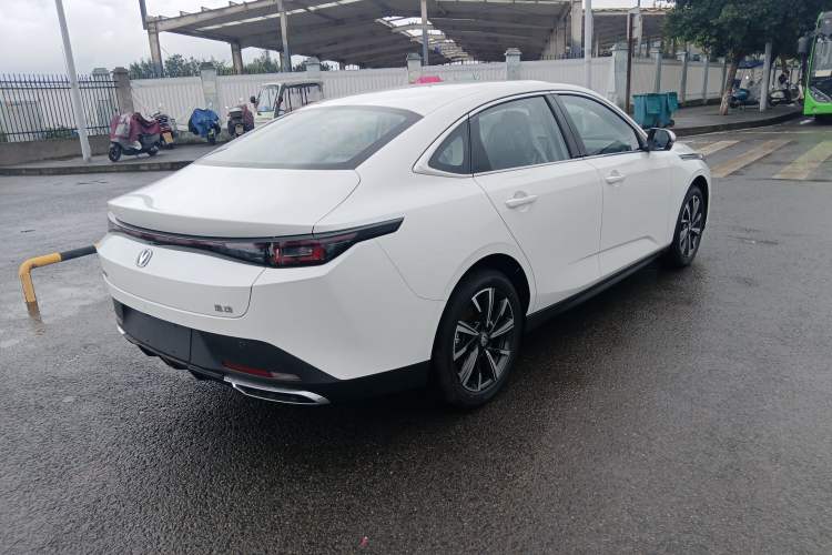 Used Changan Eado 2025 Blue Whale 1.5T 500Bar Prestige Model
