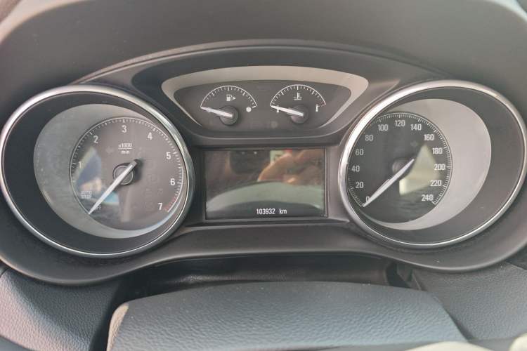 Used Buick Envision 2016 20T Two-Wheel-Drive Elite Model
