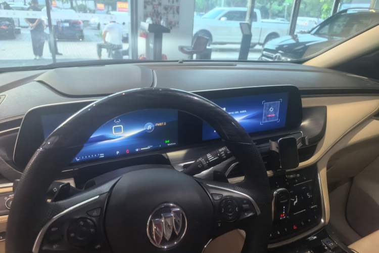 Used Buick GL8 2023 ES Lu Zun Deluxe Model
