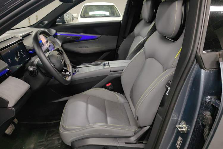 Used Lynk & Co 08 EM-P 2023 220km All-Wheel-Drive Performance Halo