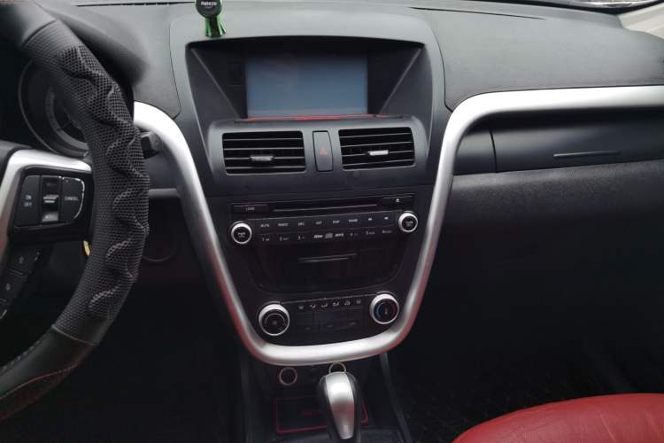 Used Bestune X80 2013 2.0L Automatic Comfort Edition
