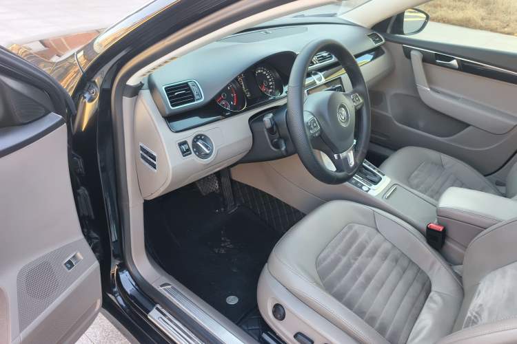 Used Volkswagen Magotan 2015 Facelift 1.8TSI Luxury Model
