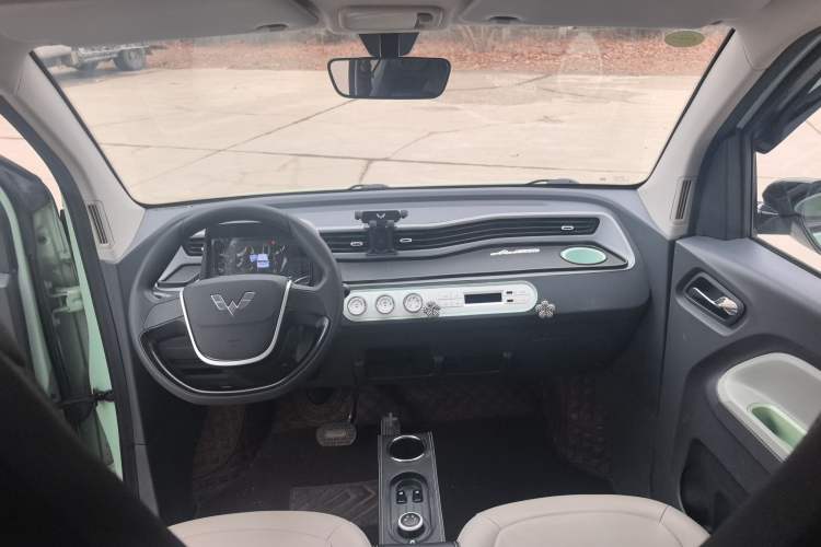 Used Wuling Hongguang MINIEV 2022 Macaron Premium Model – Lithium Iron Phosphate